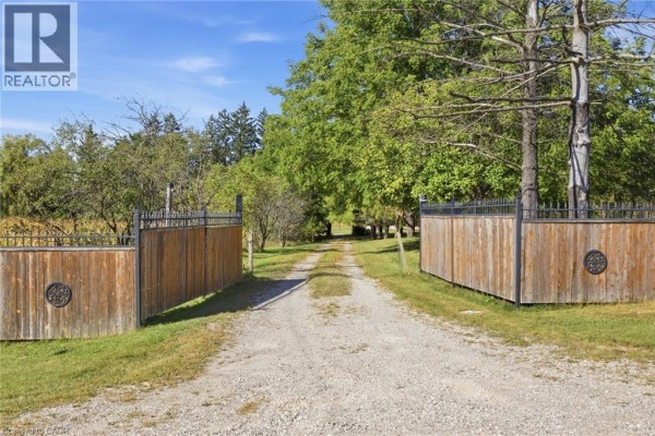 2362 Alps Road, Ayr, ON N0B1E0 Photo 5