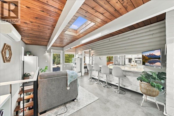 2363 Windridge Drive, North Vancouver, BC V7H1B6 Photo 3