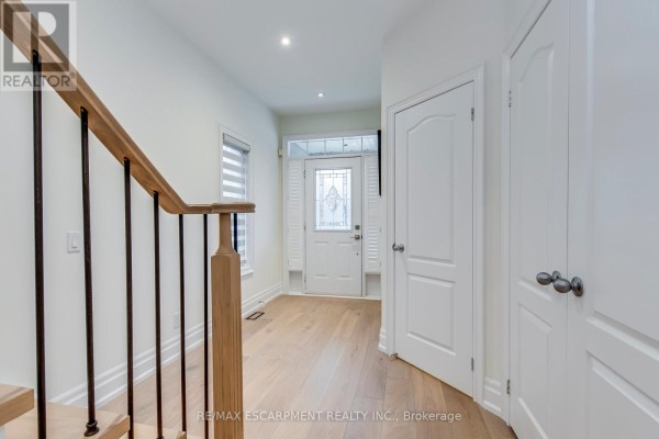 4pc Bathroom - 2364 Hilda Drive, Oakville, ON L6H7M9 Photo 4