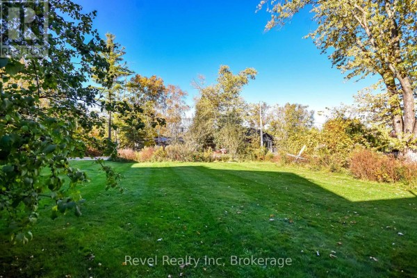 2366 Tall Tree Lane, Innisfil, ON L9S3X5 Photo 4
