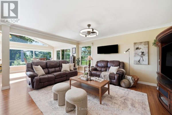 2367 Base Line, Otonabee South Monaghan Photo 5