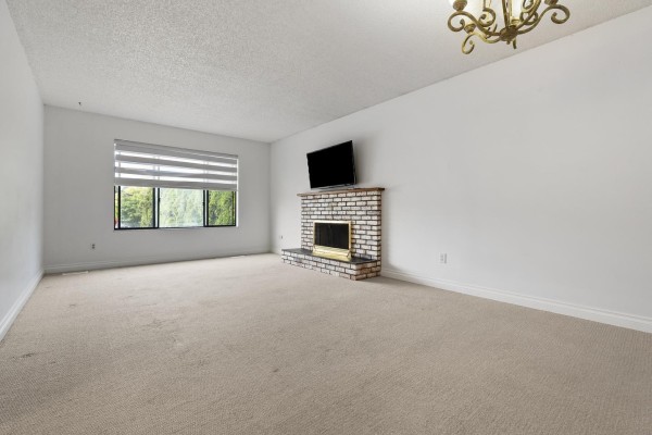 2369 Wakefield Court, Langley, BC V3S8B2 Photo 2