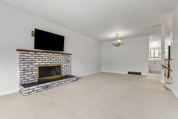2369 Wakefield Court, Langley, BC V3S8B2 Photo 3
