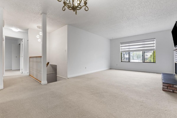2369 Wakefield Court, Langley, BC V3S8B2 Photo 4