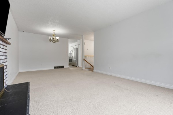 2369 Wakefield Court, Langley, BC V3S8B2 Photo 5