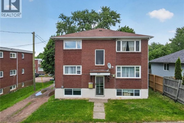 237 Humphrey Street, Moncton, NB E1C6P5 Photo 2