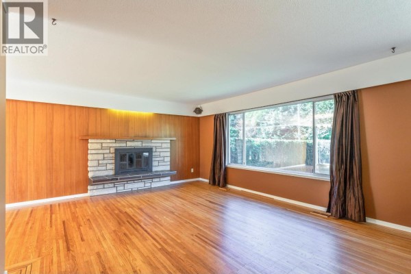 2370 Mountain Highway, North Vancouver, BC V7J2N3 Photo 4