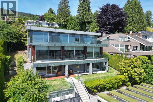 2370 Palmerston Avenue, West Vancouver, BC V7V2W1 Photo 2