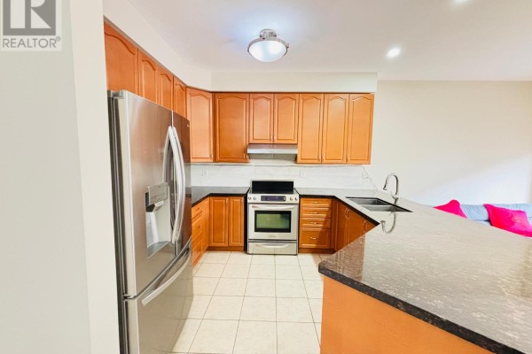 Kitchen - 2370 Wasaga Drive, Oakville, ON L6H0B7 Photo 4