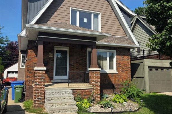 2371-2373 Lincoln Road, Windsor