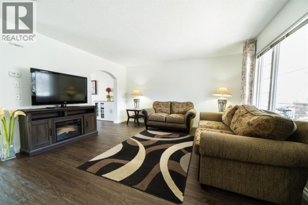 2pc Bathroom - 2376 Eversyde Avenue Sw, Calgary, AB T2Y4X6 Photo 4