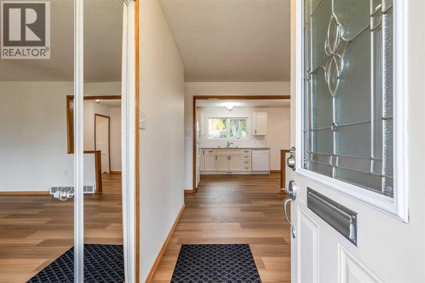 Eat in kitchen - 2377 Ronan Place Se, Medicine Hat, AB T1B1A2 Photo 5