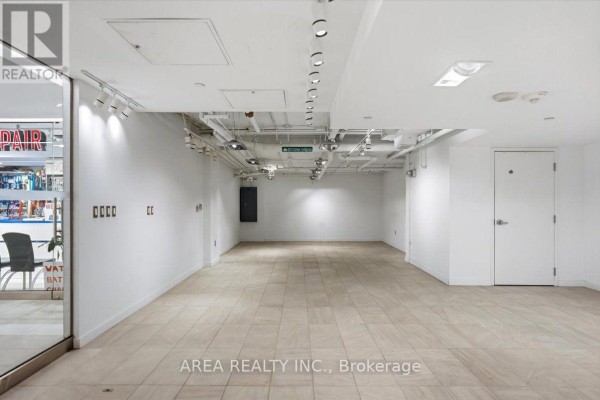 237e - 4841 Yonge Street, Toronto, ON M2N5X2 Photo 4