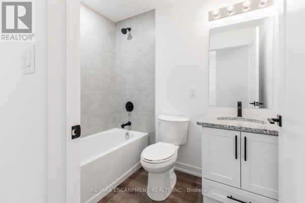 238 - 10 Mallard Trail, Hamilton, ON L0R2H1 Photo 5