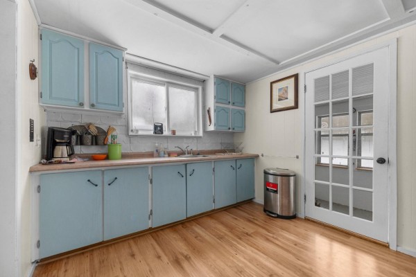 Enclosed porch - 238 Ch. Hector, Waltham, QC J0X1H0 Photo 5