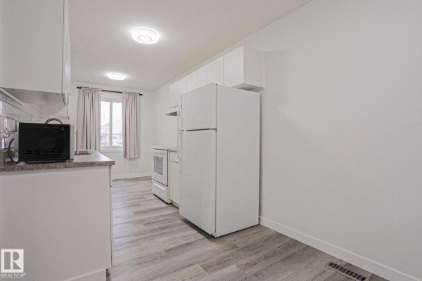 Primary Bedroom - 238 Primrose Gardens Gd Nw, Edmonton, AB T5T0R1 Photo 4