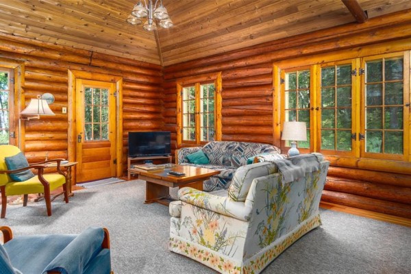 238 Wasagaming Drive, Clear Lake, MB R0J1N0 Photo 5