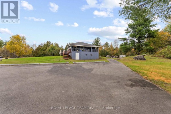 Kitchen - 2380 Johnston Road, Horton, ON K7V3Z8 Photo 2