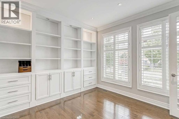 2384 Rock Point Drive, Oakville, ON, photo 2