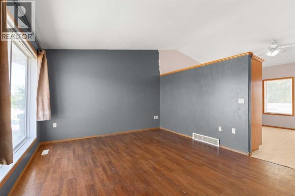 Primary Bedroom - 2385 Hatcher Drive Ne, Medicine Hat, AB T1C1X5 Photo 4