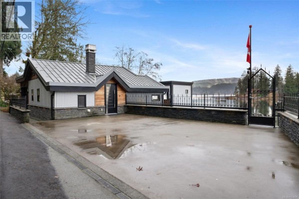 Laundry room - 2386 Shawnigan Lake Rd, Shawnigan Lake, BC V8H2H1 Photo 4