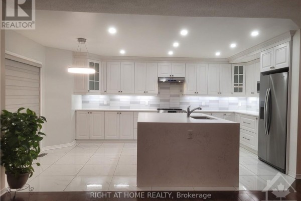 Kitchen - 239 Highpointe Crescent, Ottawa, ON K2J5N8 Photo 4