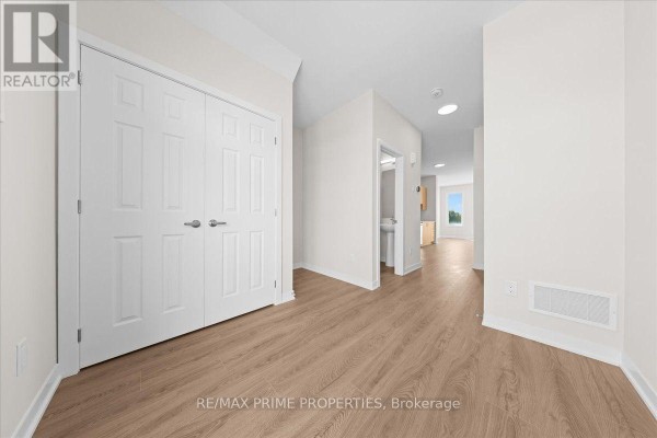 Bedroom 2 - 239 Lamarche Avenue, Ottawa, ON K1W1M6 Photo 5