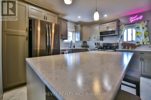 Kitchen - 239 Maple Street N, Timmins, ON P4N6B9 Photo 5