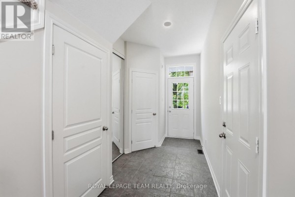 Primary Bedroom - 239 Tandalee Crescent, Ottawa, ON K2M0A2 Photo 4