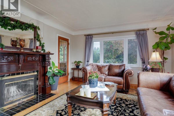 2390 Musgrave St, Oak Bay, BC, photo 3