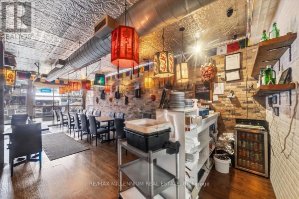 2392 Bloor Street W, Toronto, ON, photo 2