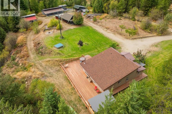 Loft - 2396 Nault Road, Pass Creek, BC V1N4T5 Photo 3