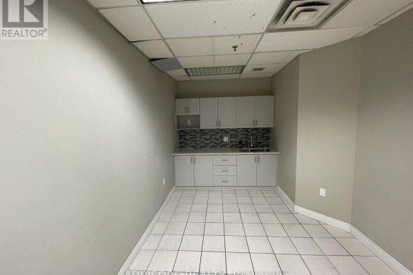 24 - 1170 Burnhamthorpe Road W, Mississauga, ON L5C4E6 Photo 4