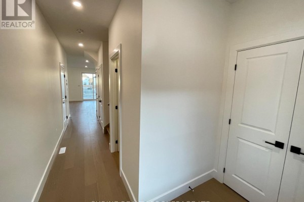 Primary Bedroom - 24 - 147 Scotts Avenue, Lucan Biddulph, ON N0M2J0 Photo 3