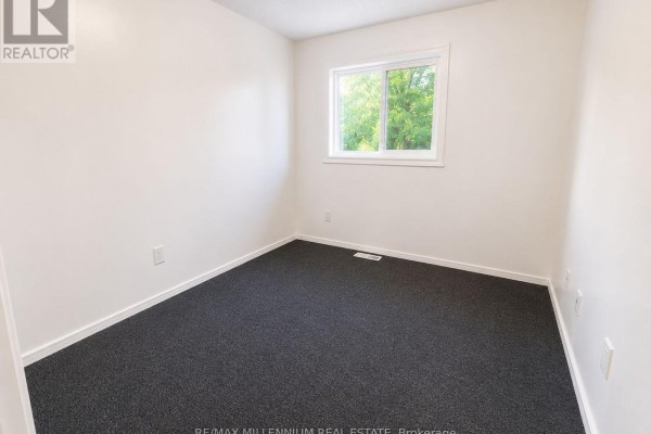 Bedroom 3 - 24 - 414 Stone Road, Guelph, ON N1G3E1 Photo 5