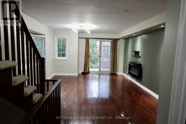 Dining room - 24 - 6950 Tenth Line Drive, Mississauga, ON L5N6Y1 Photo 3