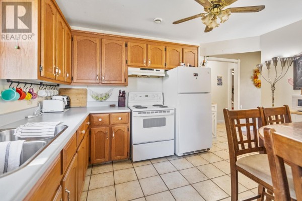 Bath (# pieces 1-6) - 24-26 Thorndale Drive, Winsloe South, PE C1E1S9 Photo 5