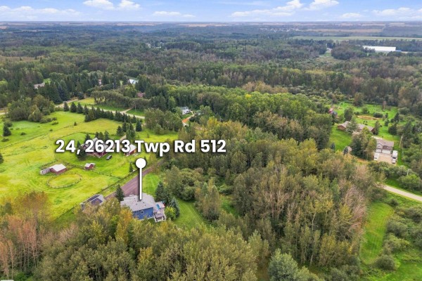 Family room - #24 26213 Twp Road 512, Rural Parkland County, AB T7Y1C6 Photo 4