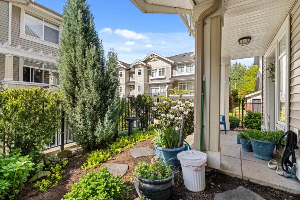 24 2925 King George Boulevard, Surrey, BC V4P1B8 Photo 5