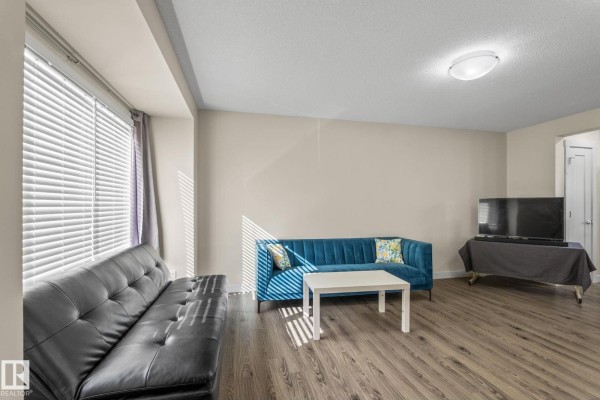 Dining room - #24 4205 30 St Nw, Edmonton, AB T6T2G9 Photo 2