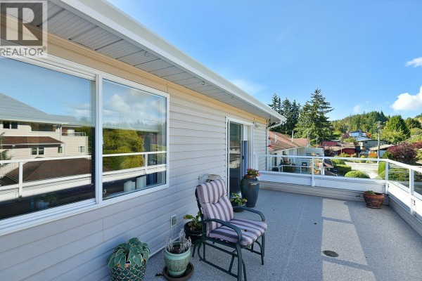 24 5610 Trail Avenue, Sechelt, BC V7Z0H8 Photo 4