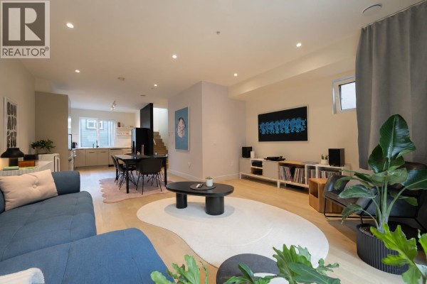 24 632 E 3rd Street, North Vancouver, BC V7L0J1 Photo 5