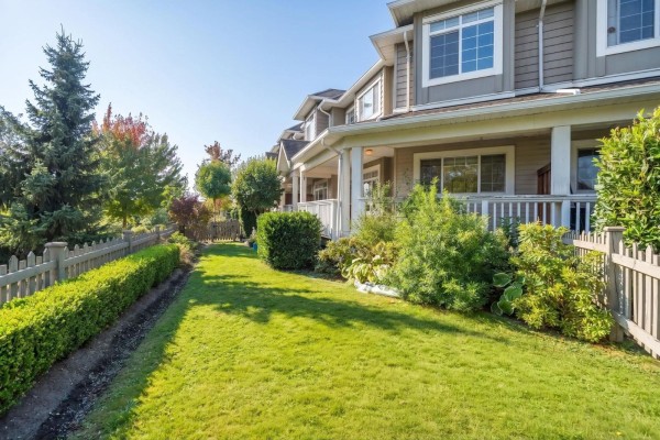 24 6852 193 Street, Surrey, BC V4N0C8 Photo 3