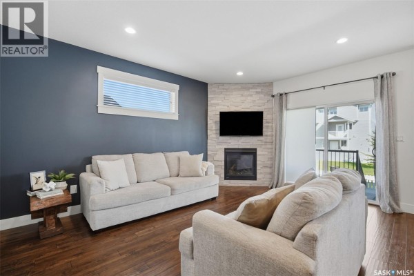 Living room - 24 800 St Andrews Lane, Warman, SK S0K4S4 Photo 2