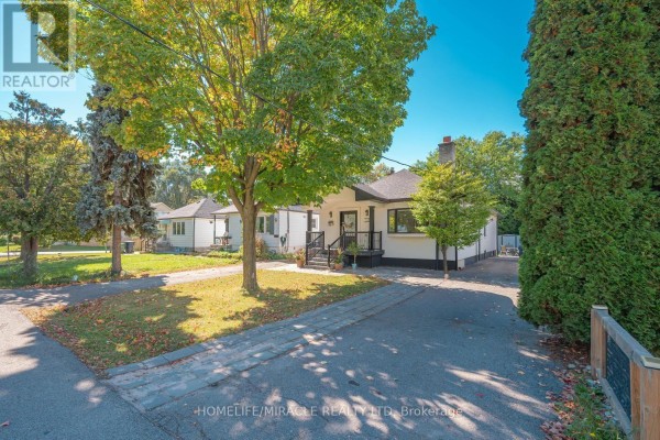 24 Acorn Avenue, Toronto, ON M9B3P8 Photo 3