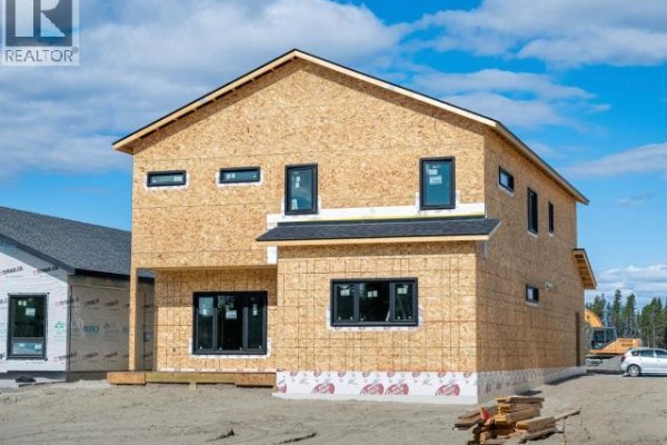 24 Alert Avenue, Whitehorse, YT Y1A0W5 Photo 4