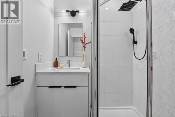 4pc Bathroom - 24 Augusta Street Unit# 308, Hamilton, ON L8N0B7 Photo 4