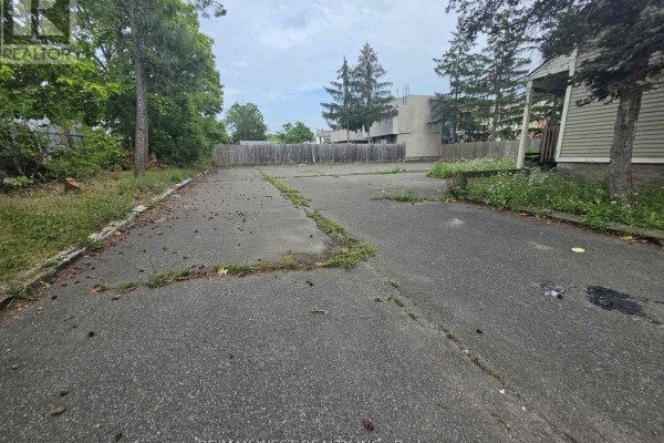 24 Burgar Street, Welland, ON L3B2S7 Photo 4