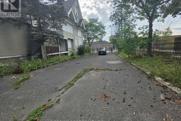 24 Burgar Street, Welland, ON L3B2S7 Photo 5