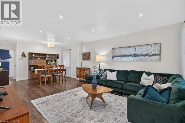 24 Castlefield Drive, Hamilton, ON, photo 3